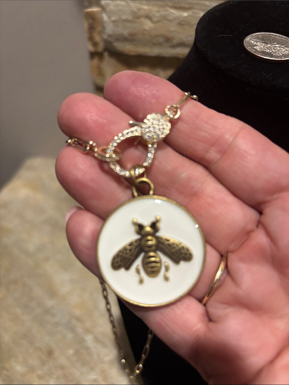 Gold plated Necklace with GG bee pendant - Picture 6 of 6